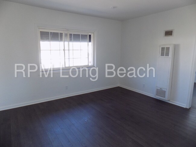 Foto del edificio - 2638 E 4th St