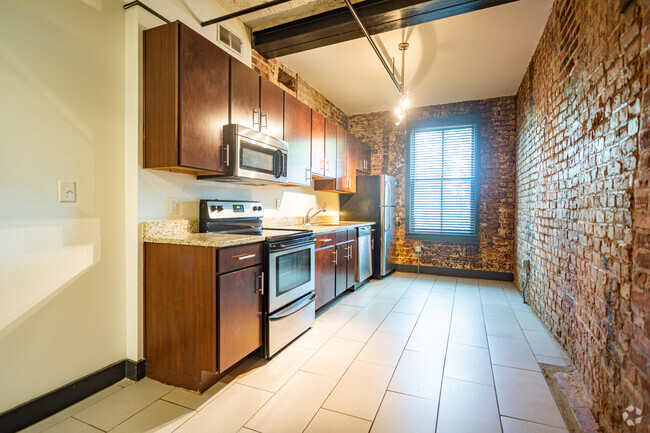 2HAB, 2BA - Cobblestone Commons