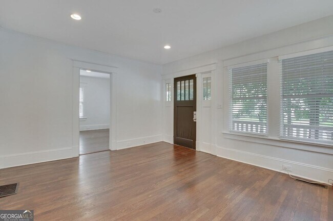 Building Photo - 860 Metropolitan Pkwy SW