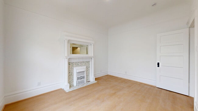 Building Photo - 676 Greenwich St