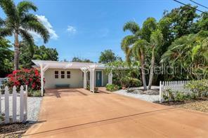 Foto principal - 7860 Holiday Dr