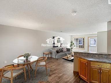 Foto del edificio - Available Now 3 bedroom 3 bath spacious Townhome in Brooklyn Park