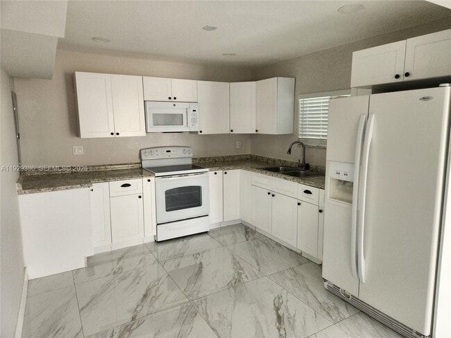 Building Photo - 342 E 46th St