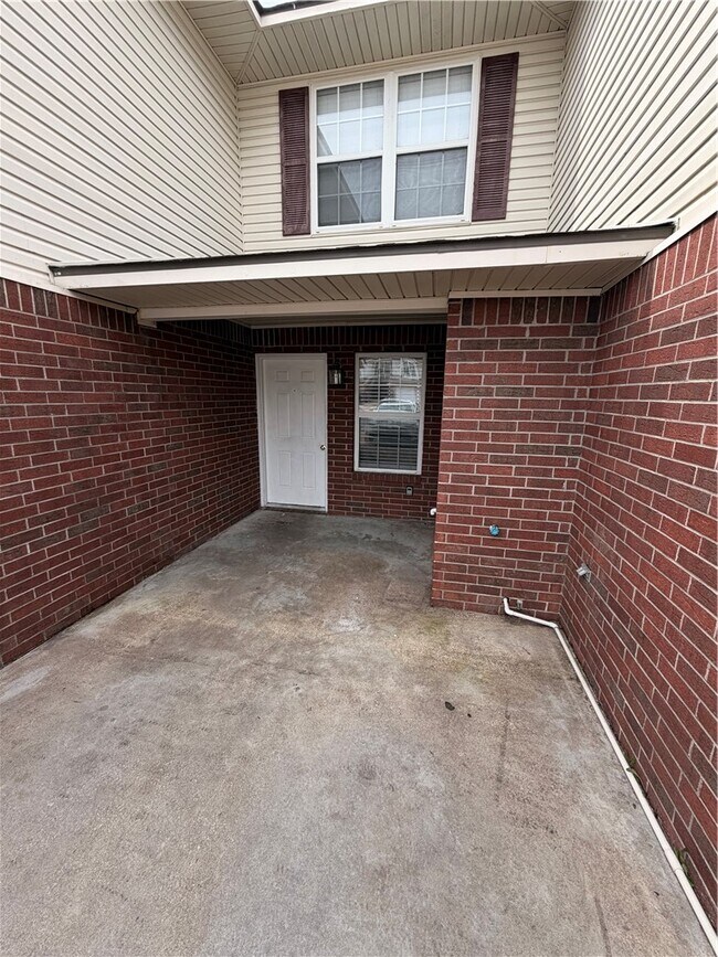 Building Photo - 2910 Dawn Ct
