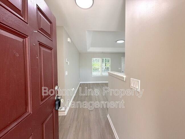 Foto del edificio - 3715 Bullard St