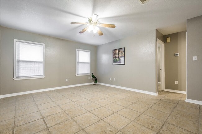 Building Photo - 1005 Rosepoint Dr