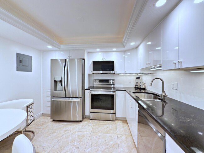 Foto del edificio - 3546 S Ocean Blvd