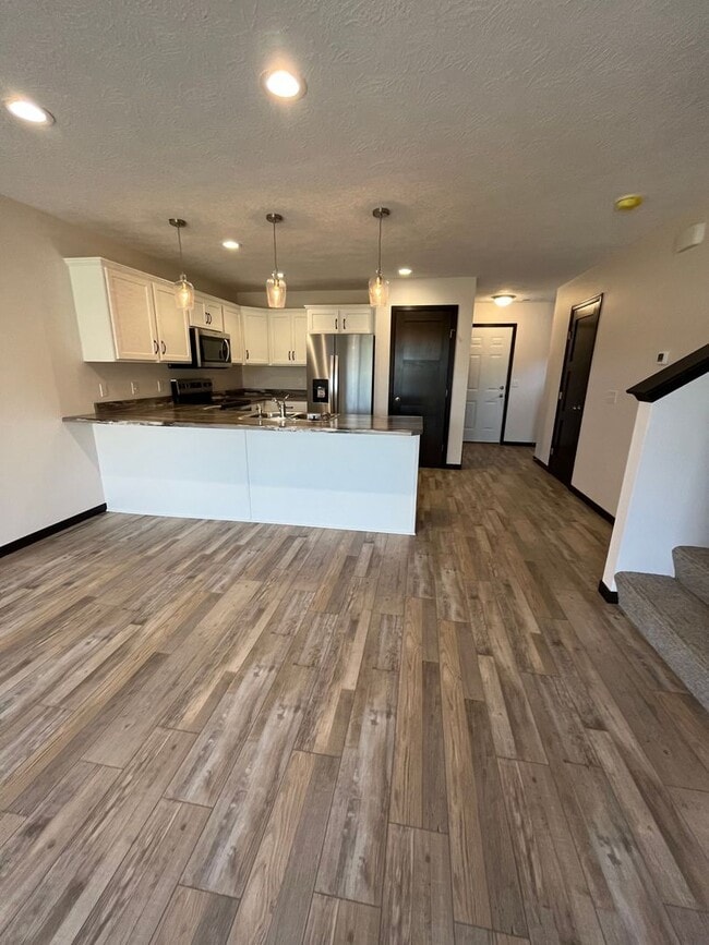 Building Photo - 9562 W Dolores Dr