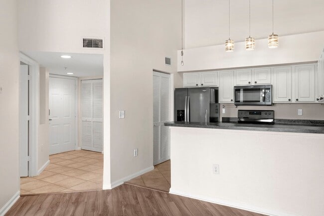 Foto del edificio - One Bedroom One Bathroom Condo Great Ameni...