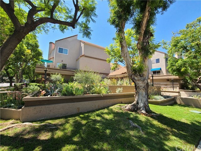 Building Photo - 501 E Del Mar Blvd