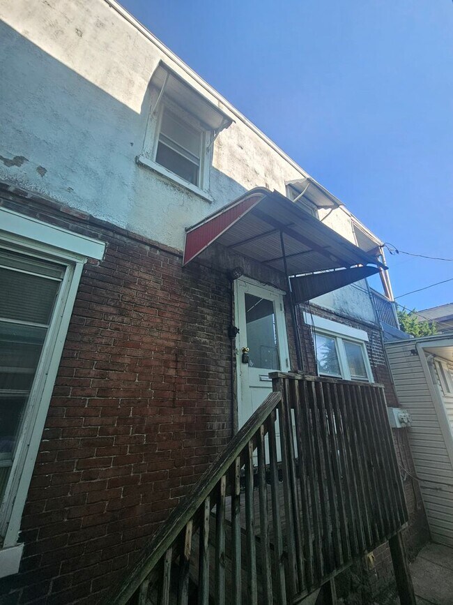 Foto del edificio - 2534 Derry St