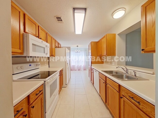 Building Photo - Charming Home with 2-Car Garage and Conven...