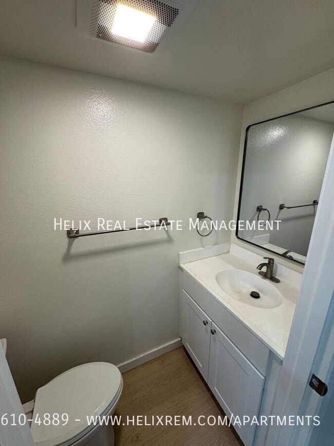 Building Photo - 1933 E Villa St