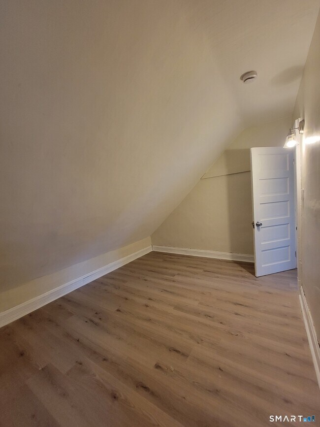 Building Photo - 157 S Park St