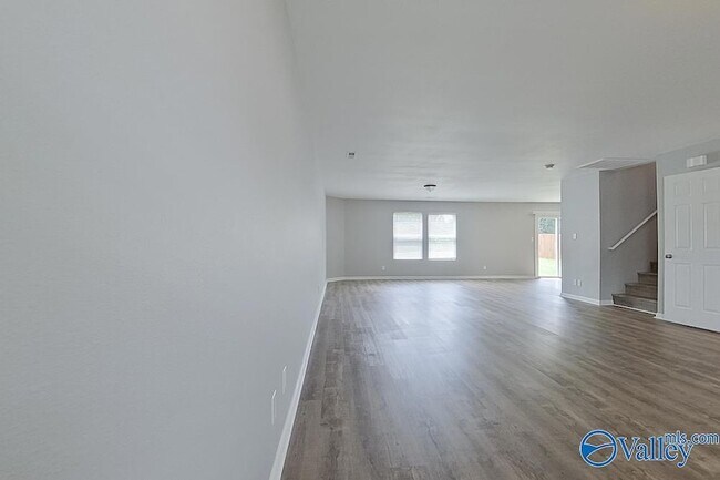 Foto del edificio - 326 Kenneth Blvd NW