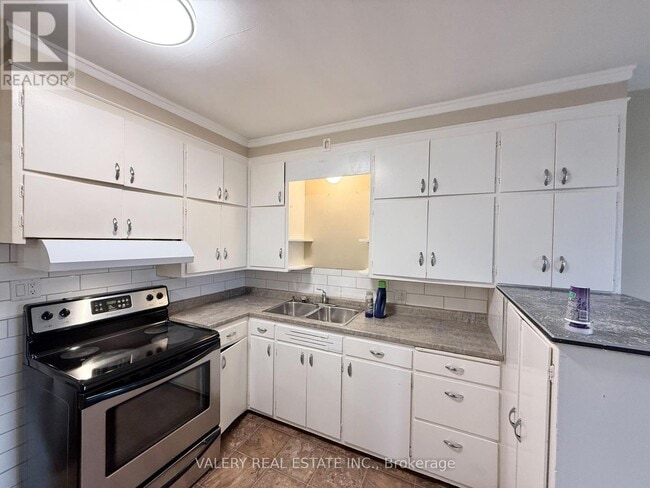 Building Photo - 26 Talbot St W