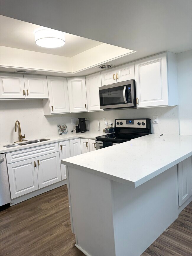 Foto del edificio - 4853 S Woodbridge Dr