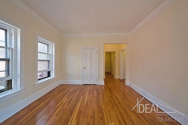 Building Photo - 138 Henry St