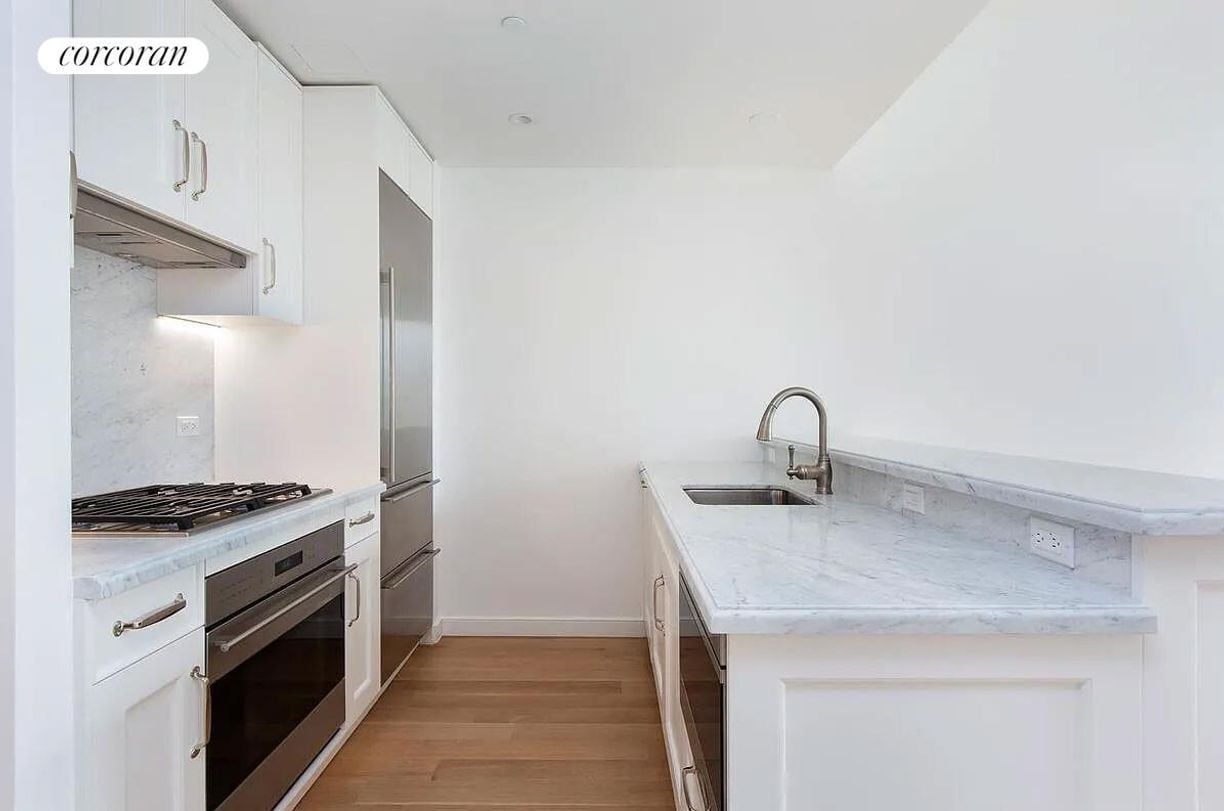 Foto del edificio - 225 E 19th St