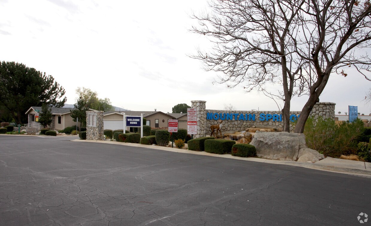 Building Photo - Mountain Springs