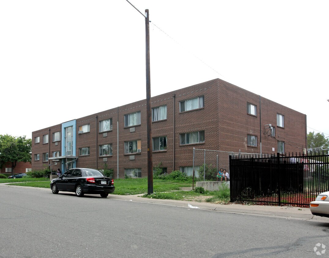 Foto del edificio - Rose Garden Apartments