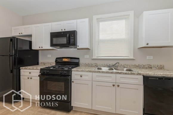 Foto del edificio - 8346 S Hermitage Ave