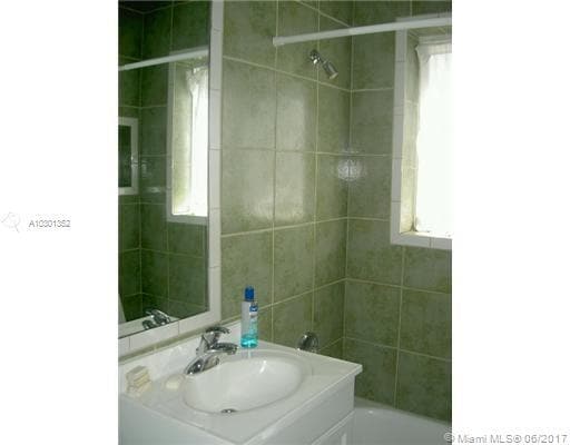 Bathroom - 1925 Calais Dr