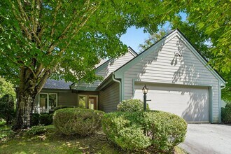 Building Photo - 104 Highview Ln