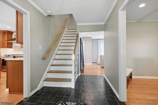 Foto del edificio - 204 Deerfield Ln