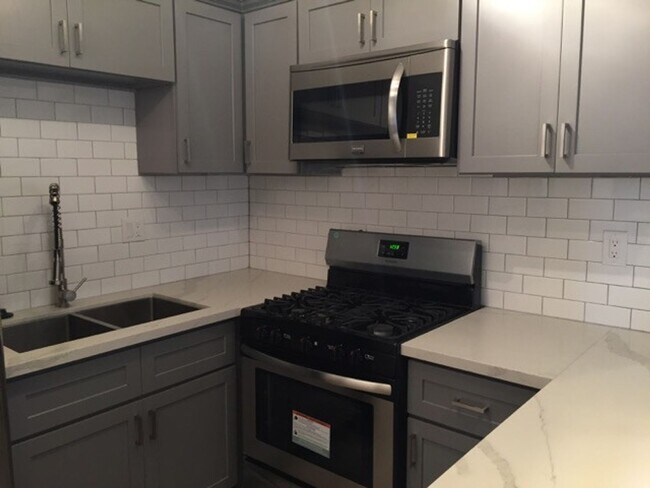 Interior Photo - Eden Roc Apartments