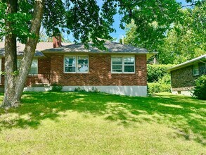 Building Photo - 5404-5406 Ditzler Ave