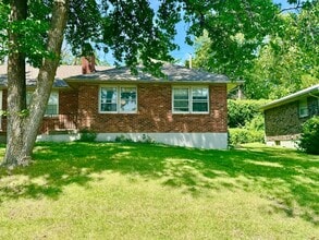 Building Photo - 5404-5406 Ditzler Ave