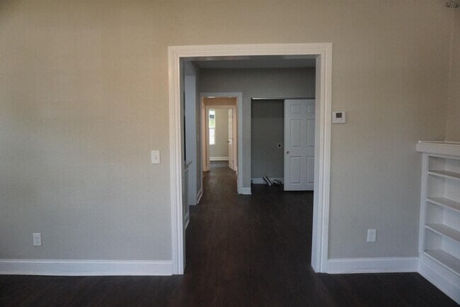 Foto del edificio - 1821 McGregor Ave