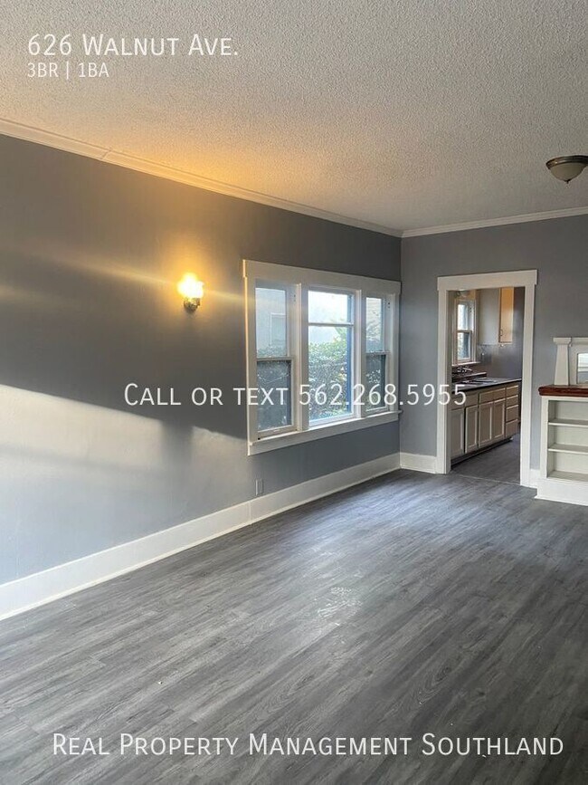 Building Photo - 3 Bedroom Apartment