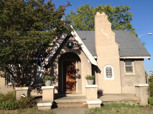 3104 WABASH - 3104 Wabash Ave