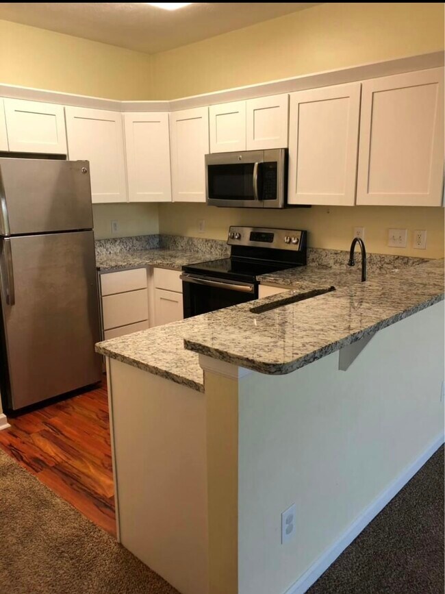 Foto del edificio - 476 River Oaks Dr