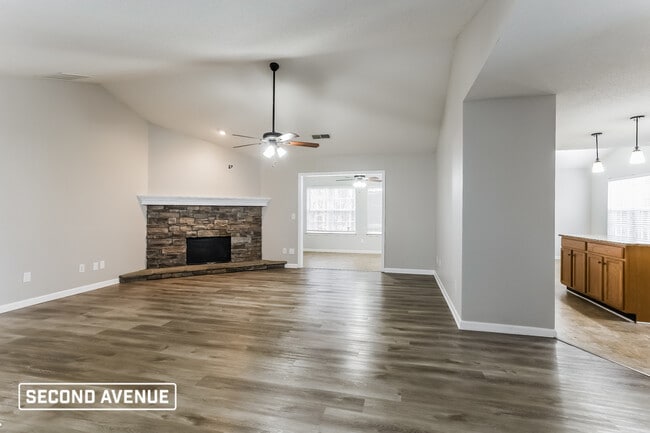 Building Photo - 88 Silver Oak Terrace