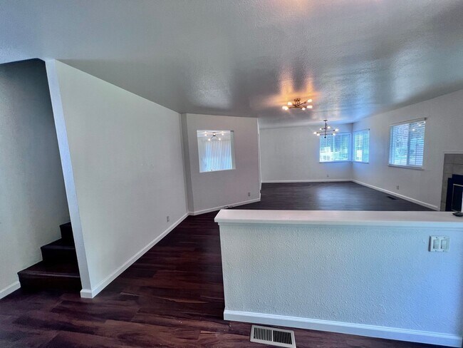 Foto del edificio - 7534 Whimbleton Way