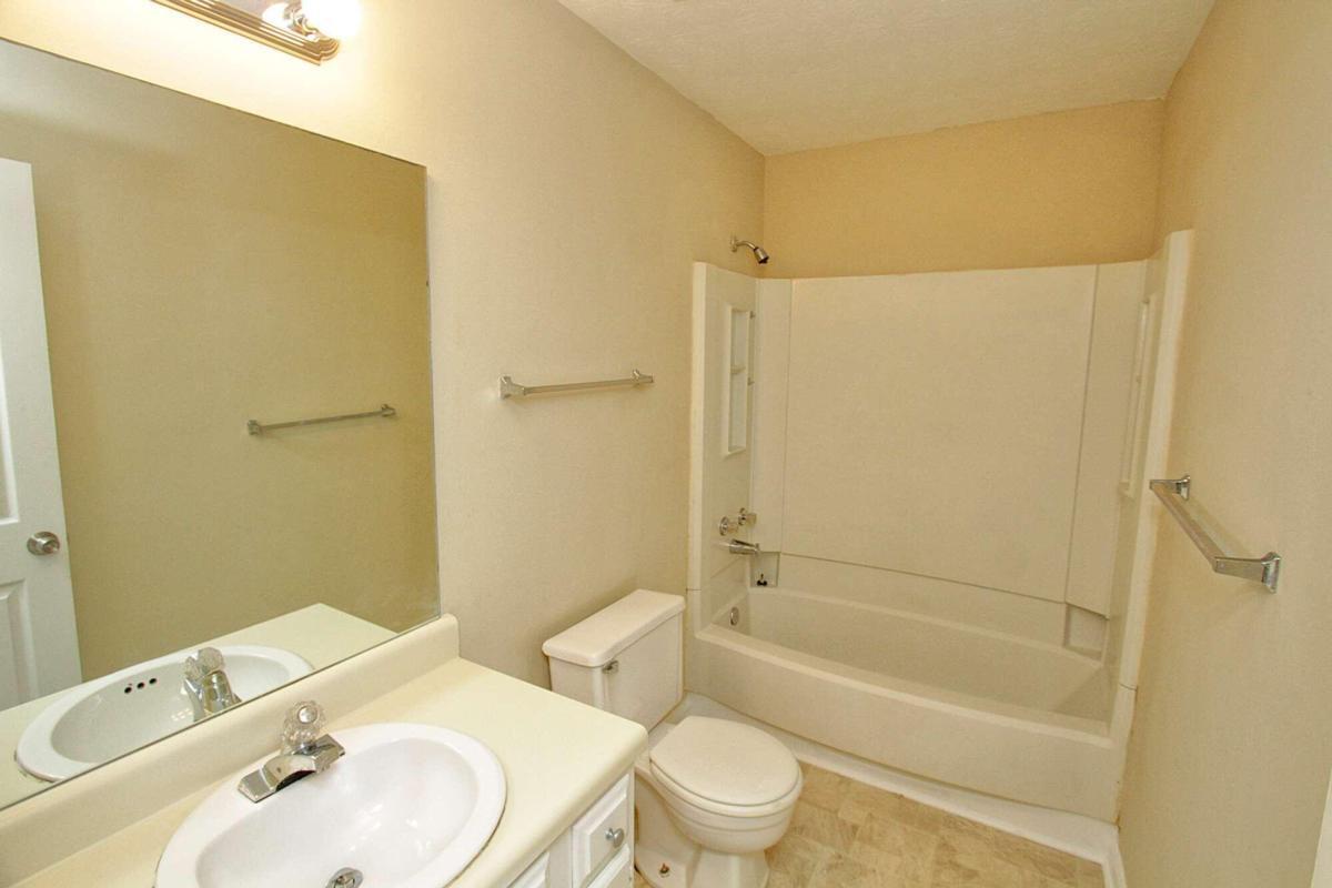 Primary Photo - 716 Greenvale Rd NW