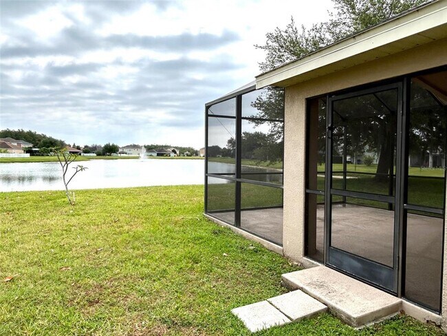 Building Photo - 2817 Maguire Dr