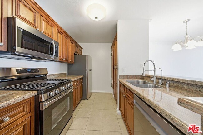 Foto del edificio - 909 Croft Ave