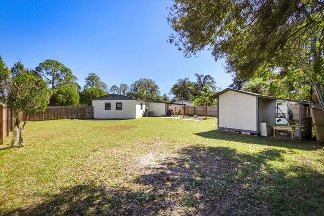 Foto del edificio - 3506 Claridge Rd E