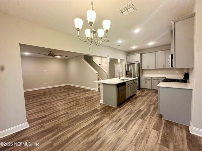 Foto del edificio - 12034 Kearney St