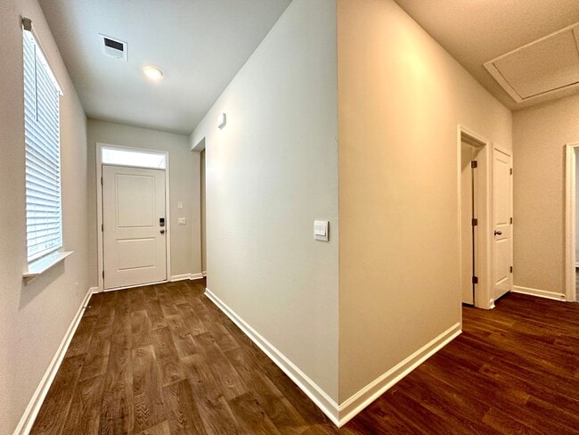 Building Photo - 3/2 home in Pine Hills in Cane Bay of Summerville!