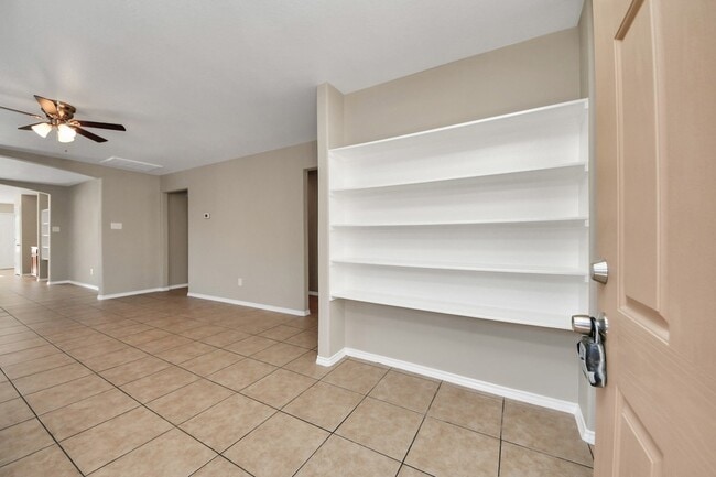 Foto del edificio - 826 Bandon Ln