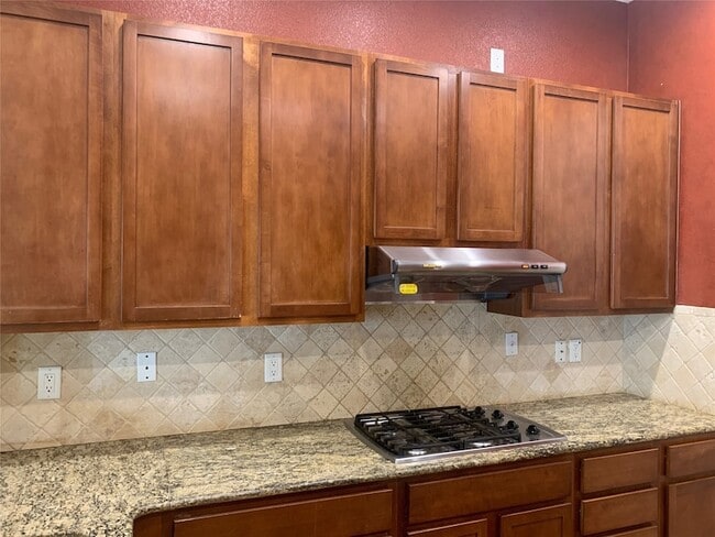 Building Photo - 2105 Lucerne Cove