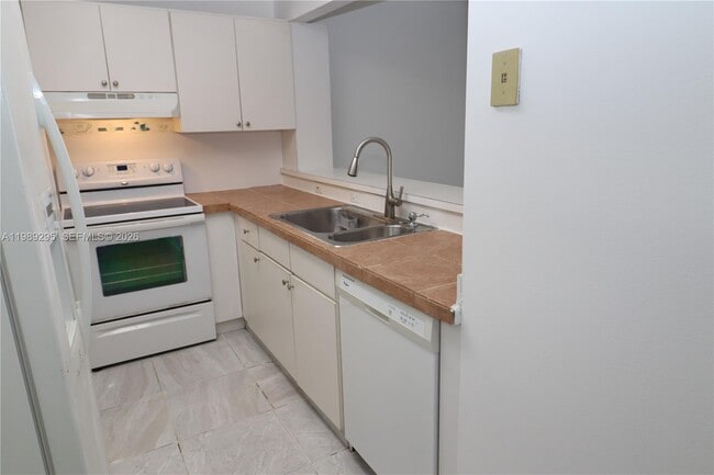 Foto del edificio - 16531 NE 35th Ave