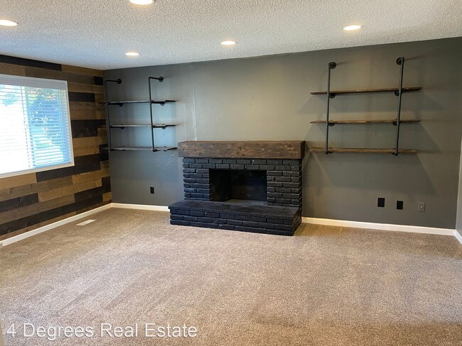 Building Photo - 4 br, 2 bath House - 3615 E 12th Ave