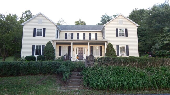 Building Photo - 6 S Ridge Rd