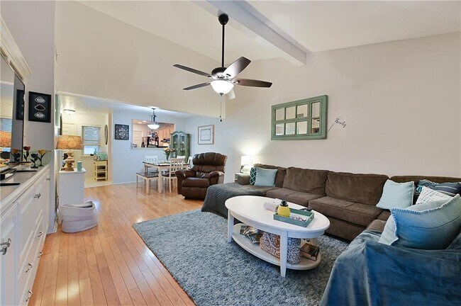 Building Photo - 2800 Longmire Dr